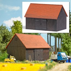 1900 - Barn With A Tiled Roof And Double Wing Gate