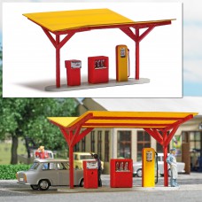 1917 - Minol Petrol Station